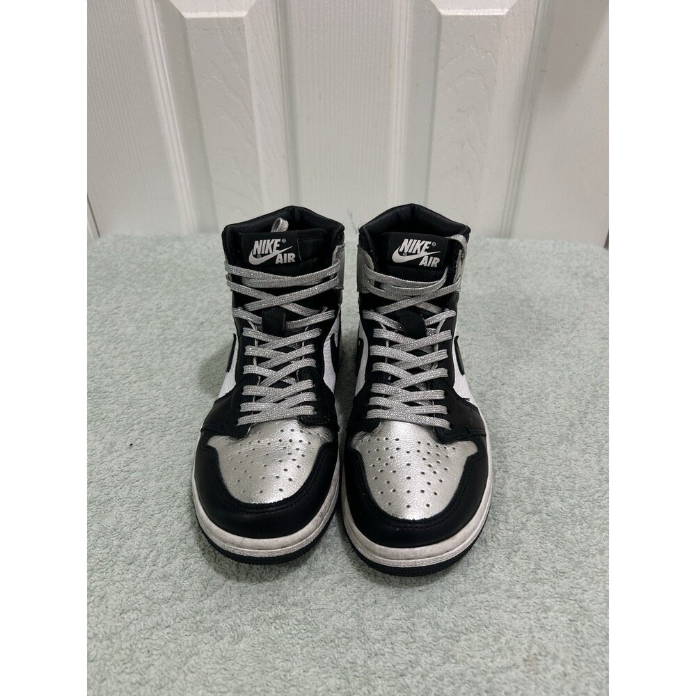 Nike Air Jordan 1 High OG Silver Toe Black White Youth Size 3Y Estimated